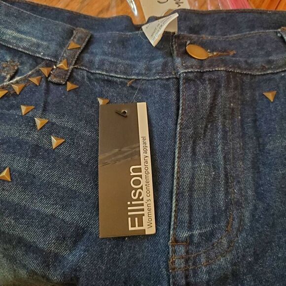 Ellison Studded Jean Shorts Size Large - Picture 6 of 7